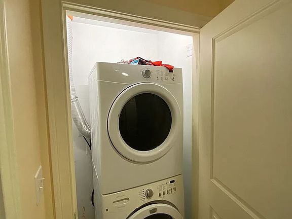 4th image of 8 Sparhawk St #D1