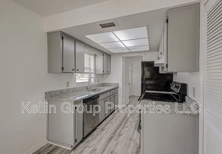 401 Big Cedar Way #A — Photo 6