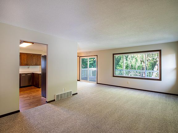 3rd image of 16639 Lyons Ave SE