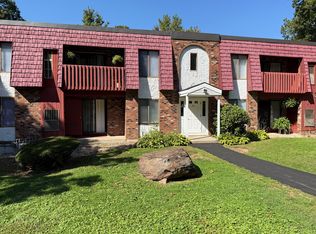 20 Woodsedge Dr APT 4B, Newington, CT 06111