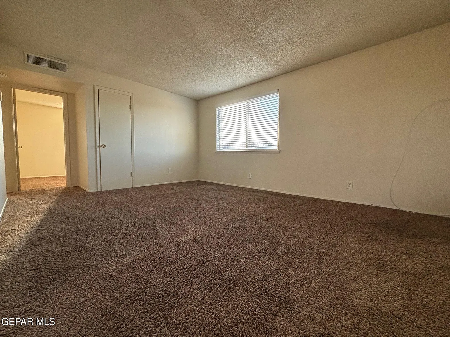 2 bed, 1.0 bath, 806 sqft, $999 — Photo 4