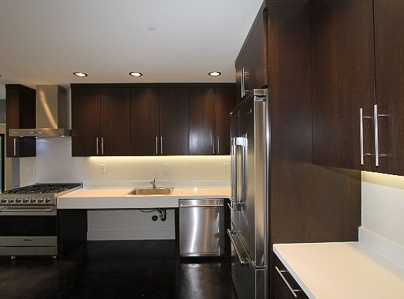 5th image of 1137 Solano Ave #202