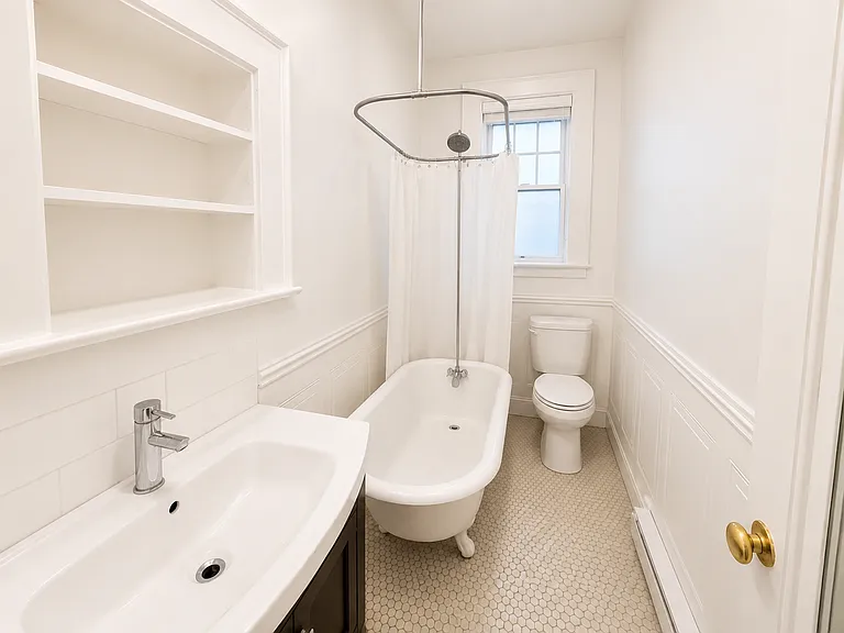 135 Earl Pl #8 — Photo 8