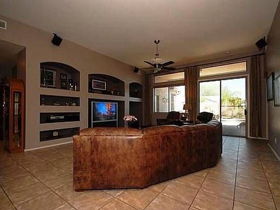 Family Room-Built Ins