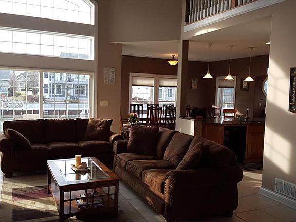 2nd image of 2050 S Dorchester Dr