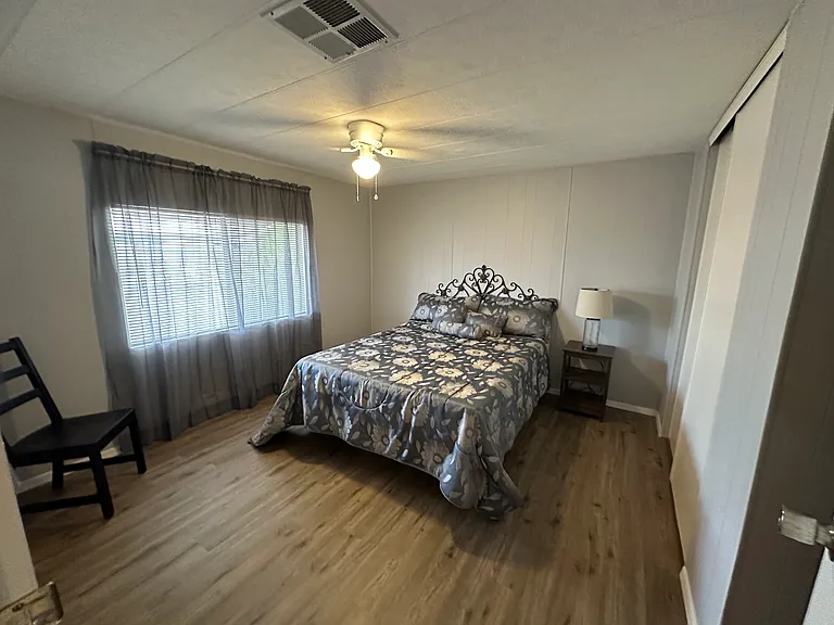11101 E University Dr — Photo 8