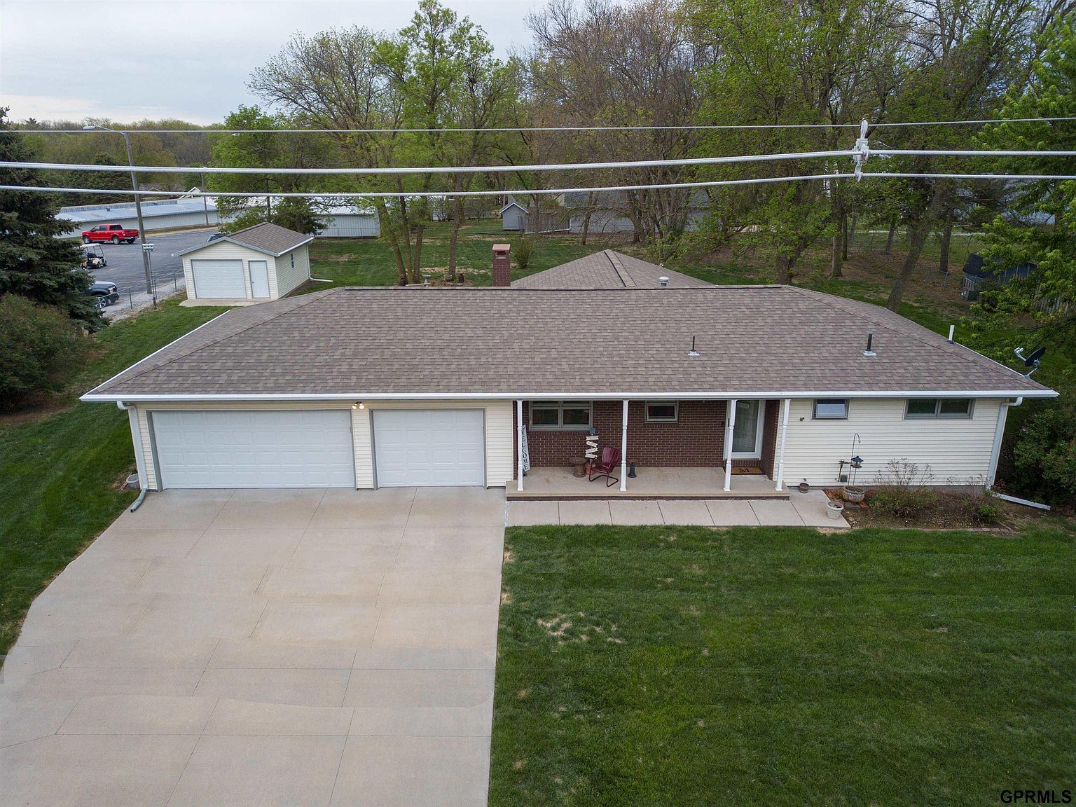 1125 E 4th St, Crete, NE 68333 Zillow