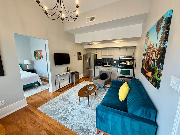 217 Abercorn St #B2 — Photo 6