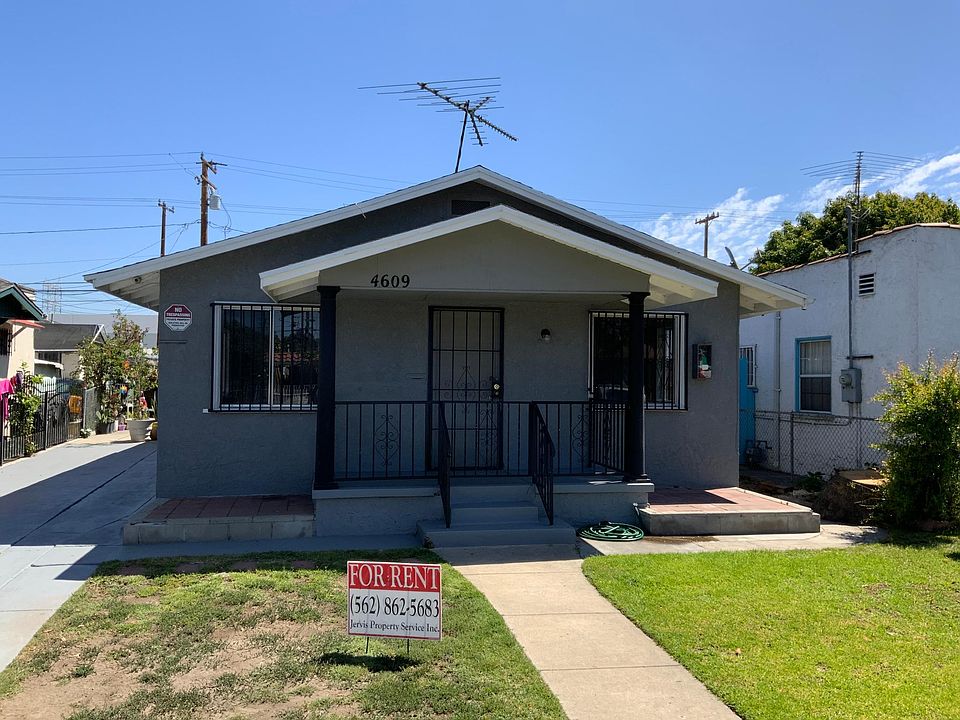 1st image of 4609 E 52nd Pl