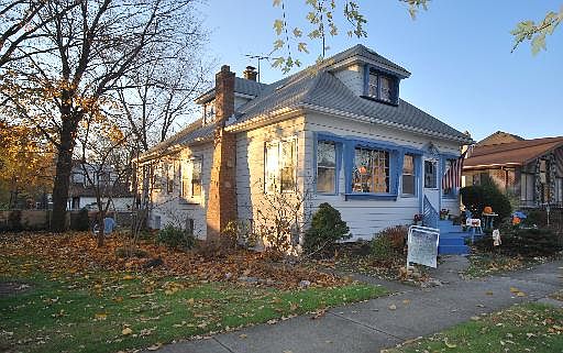 1st image of 9320 Sproat Ave