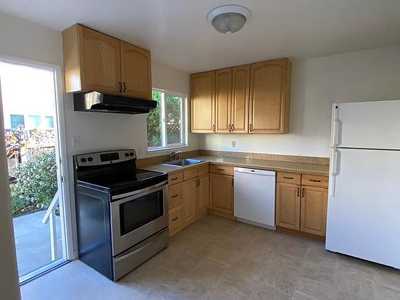 3rd image of 1711 Palm Ave