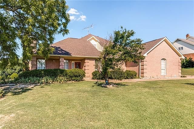 1st image of 79 Trailridge Dr