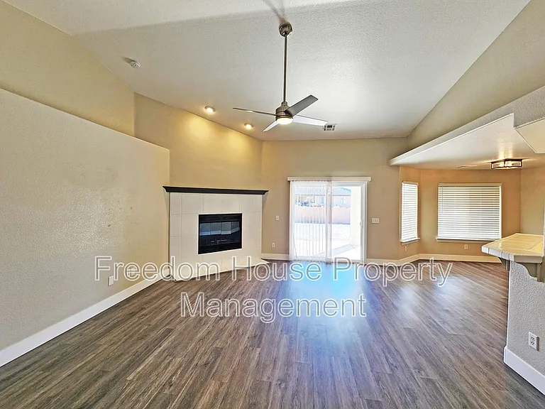 4591 Stoneham St — Photo 12
