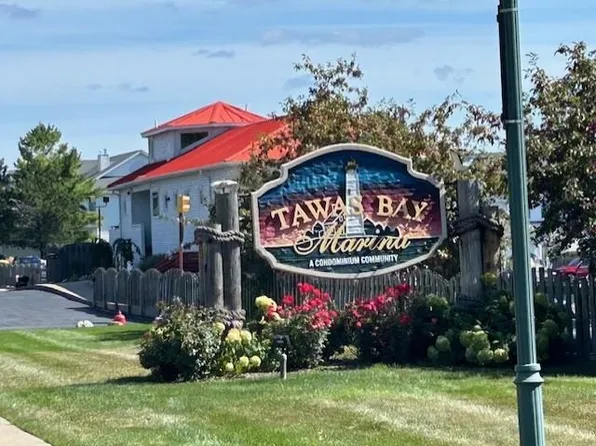 939 W Lake St, Tawas City, MI 48763
