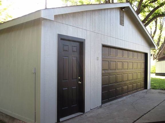 Detached 2-Car Garage