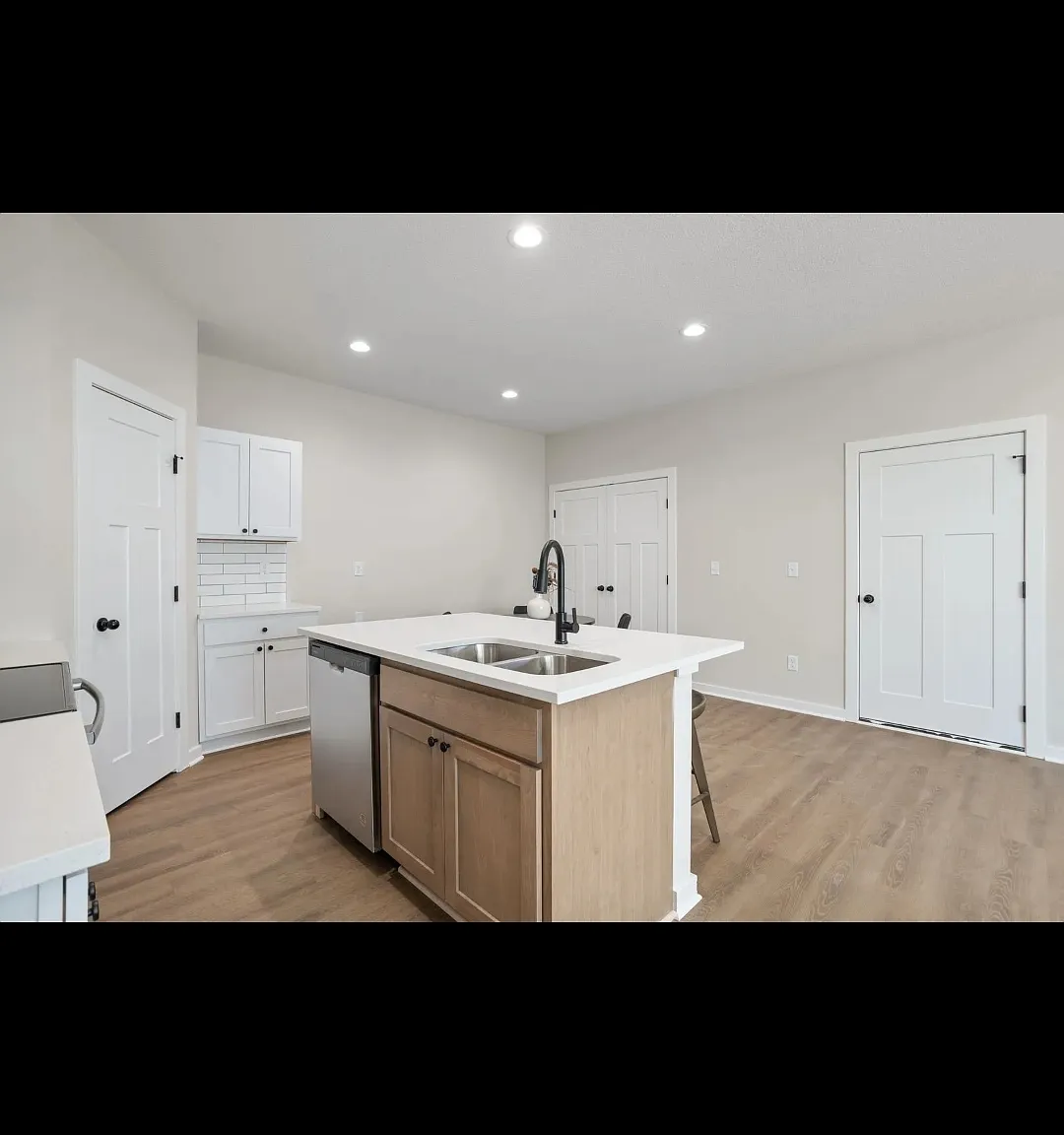 3 bed, 1200 sqft, $1,600 — Photo 4