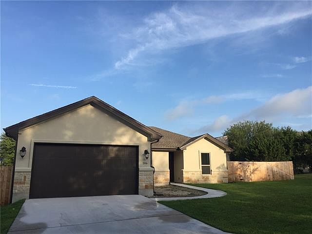 1st image of 206 Fairway Cir
