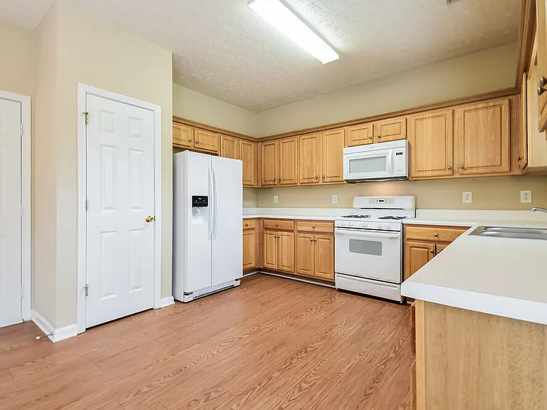 426 Baldwin Ct — Photo 8