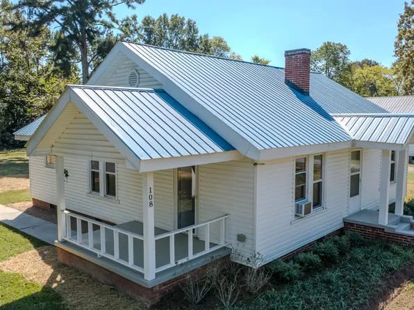 108 W May St, Calhoun, GA 30701