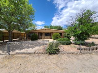 2401 Sunshine Rd SW, Albuquerque, NM 87105