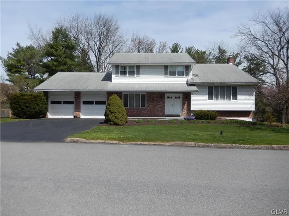 13 Devon Dr, Easton, PA 18045