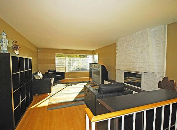 3rd image of 20225 20th Ave NW