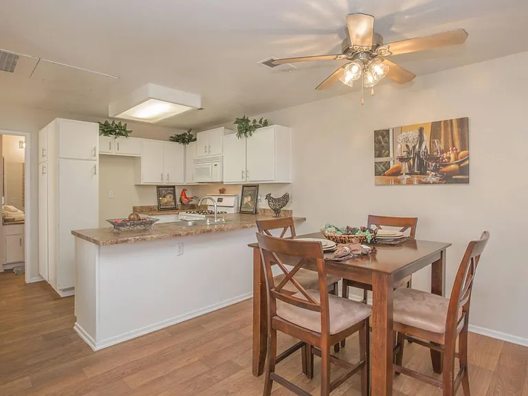 SummerRidge Apartments — Photo 35
