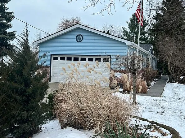 29750 Riverside Bay Ct, Harrison Township, MI 48045