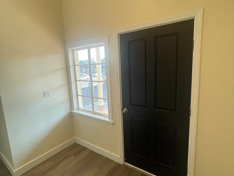 526 Chapel St #B — Photo 3