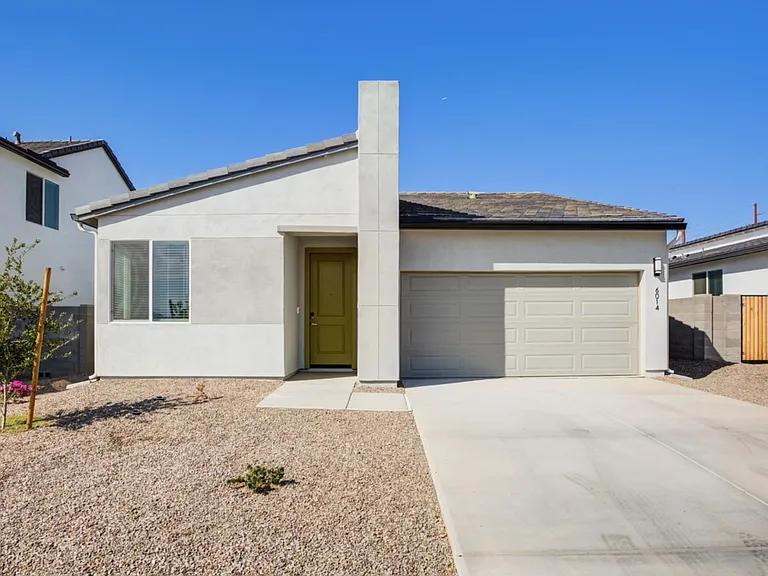 6112 S 47th Ln — Photo 2