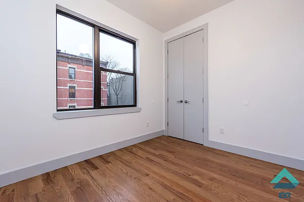 Rented by EXR | media 55