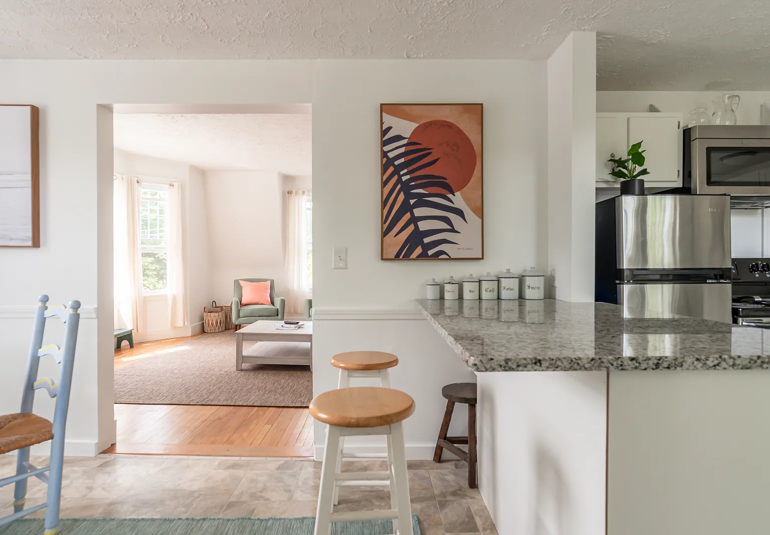 3 bed, 1054 sqft, $3,000 — Photo 4