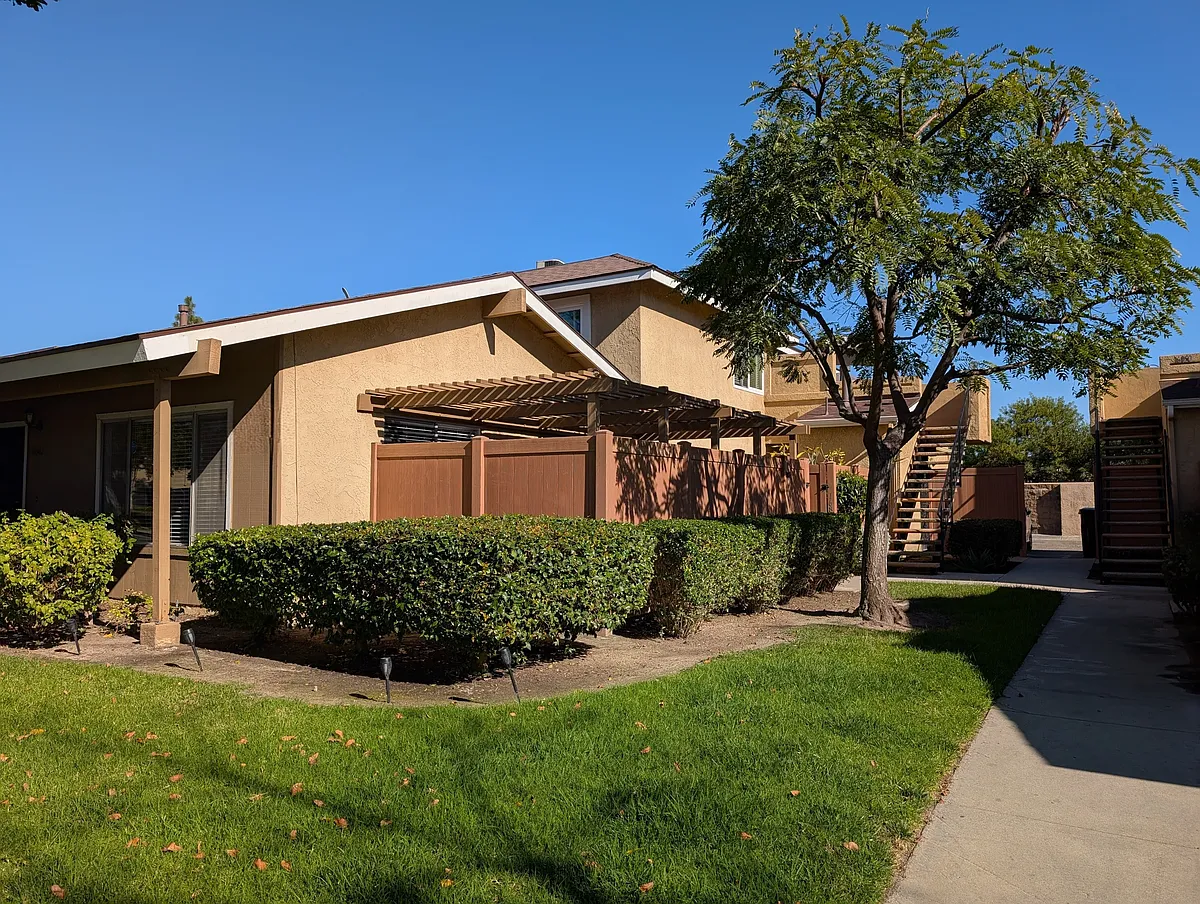 Building Photo - Sierra Vista Way