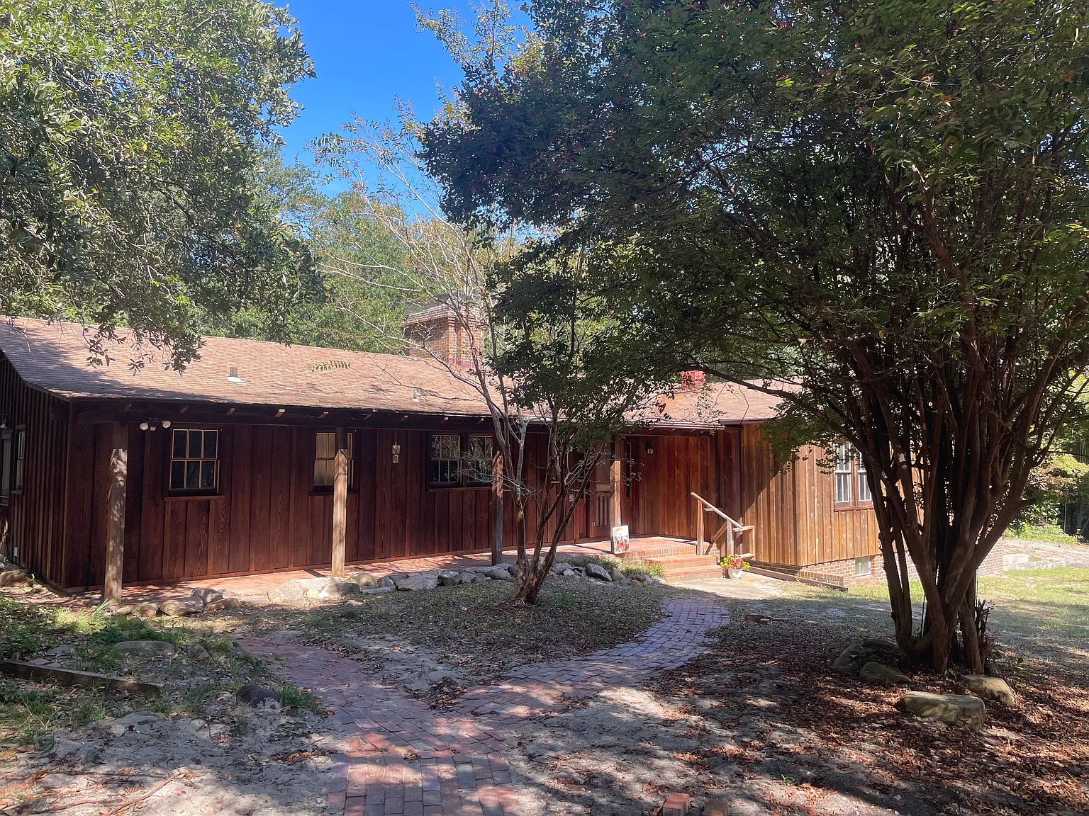 3 bed, 2518 sqft, $2,700 — Photo 2