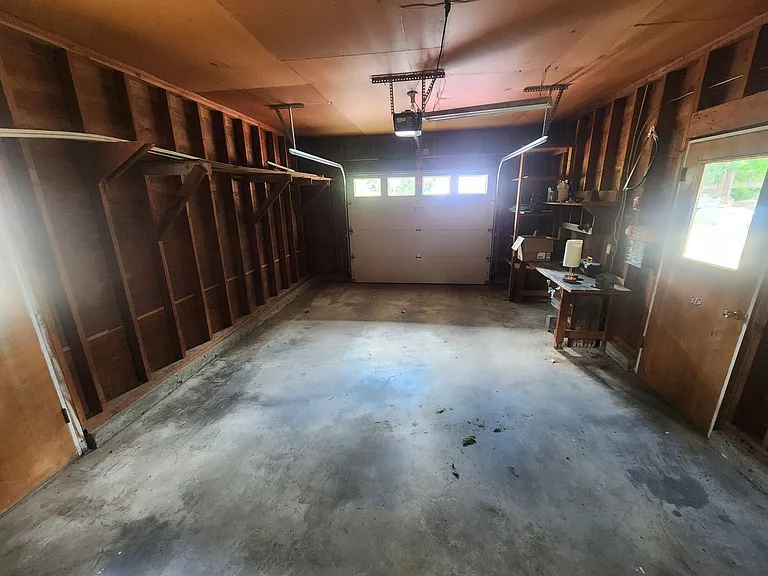 520 SE Highland Way — Photo 21