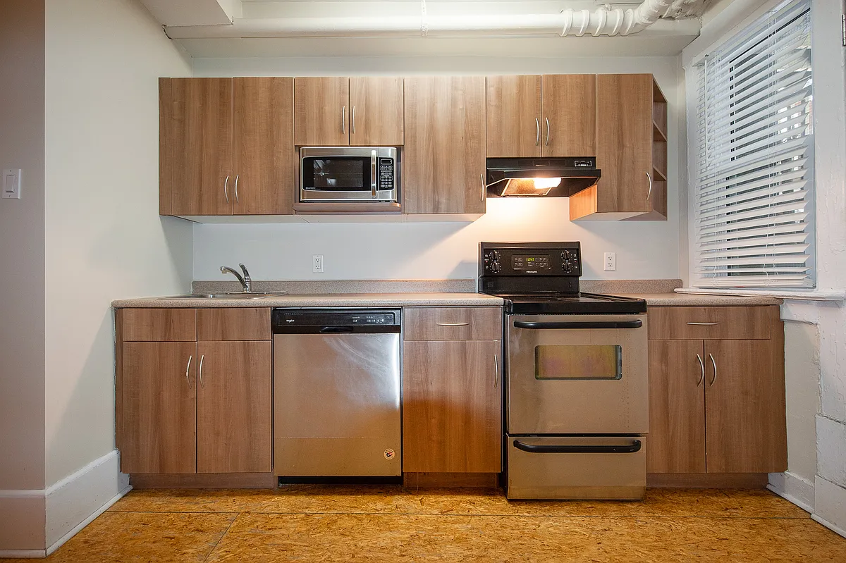 Building Photo - 980 Wolseley Ave #11