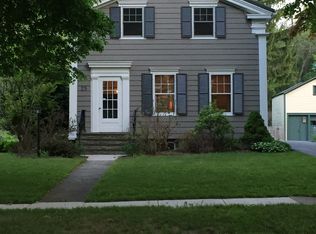 25 Downer St, Baldwinsville, NY 13027