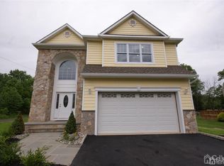 81 Major Rd S, Brunswick, NJ 08852