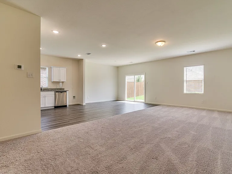 778 Camden Dr — Photo 4