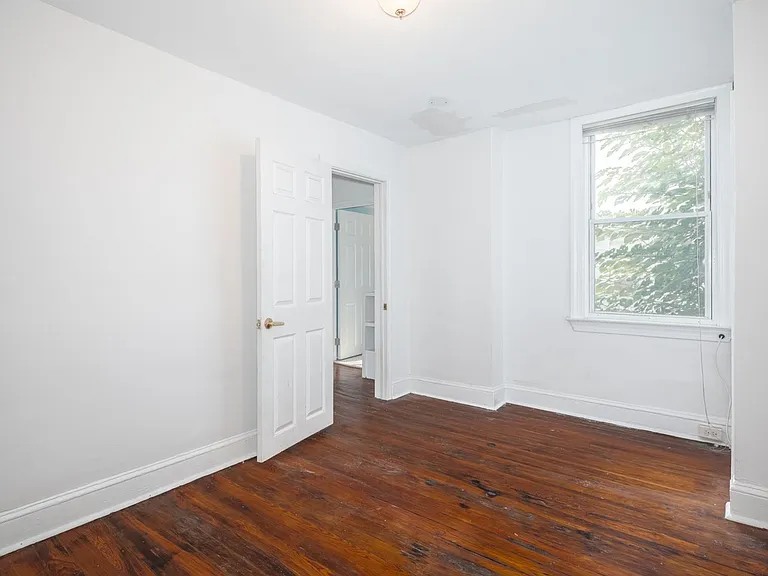 2214 Latona St — Photo 8