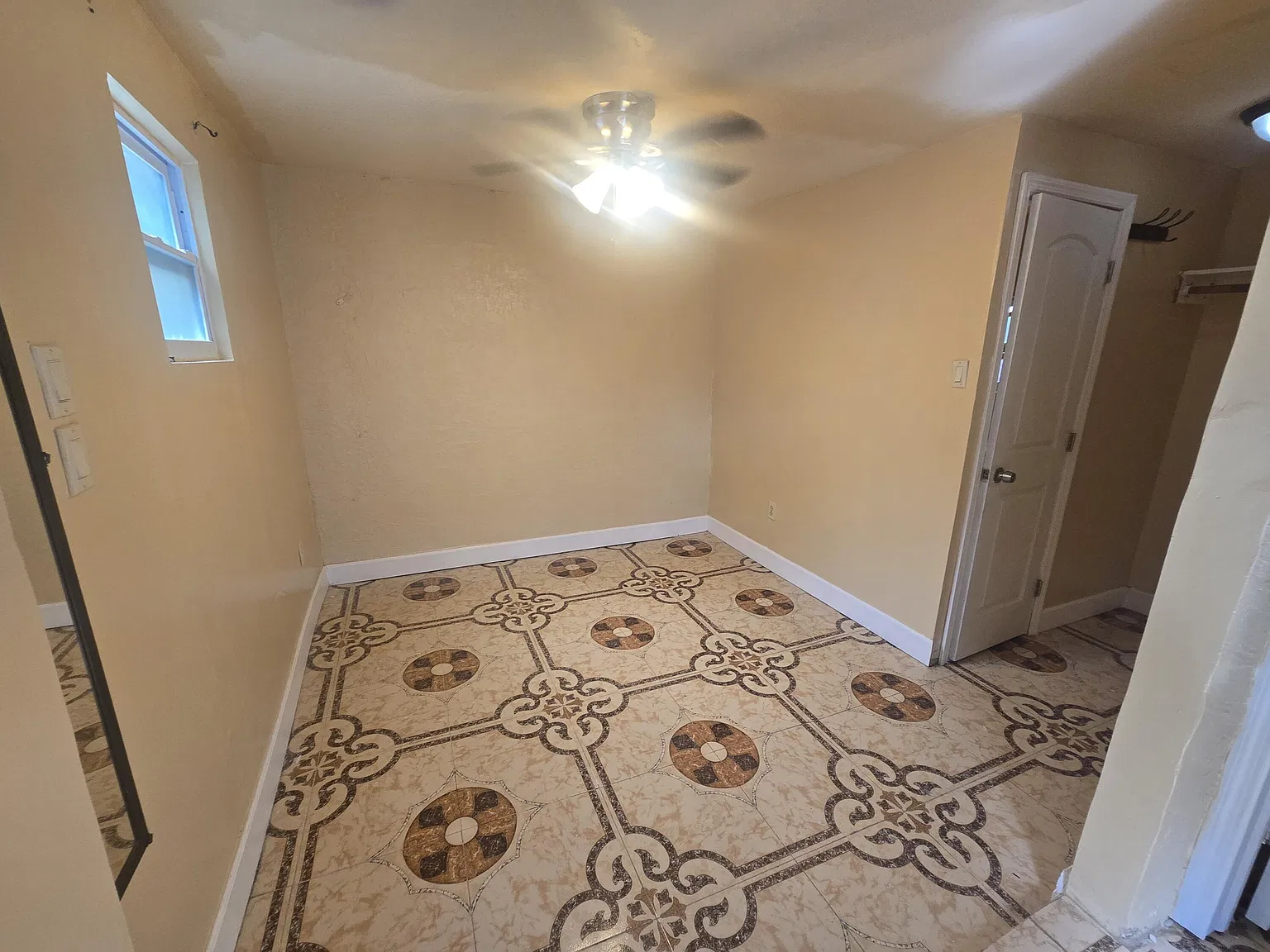 1 bed, 1.0 bath, 1534 sqft, $1,100 — Photo 4