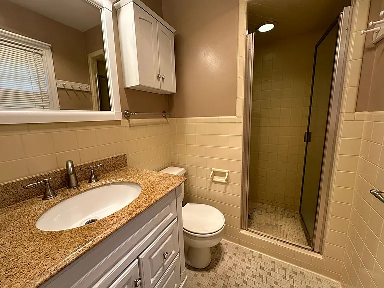 1601 Hopkins Dr — Photo 10