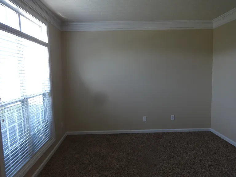834 Glen Abbey Dr — Photo 2