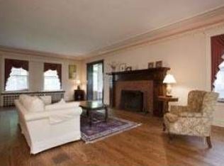 6754 S Euclid Ave, Chicago, IL 60649