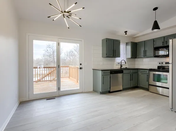 220 N 1st St APT 2, Springfield, NE 68059