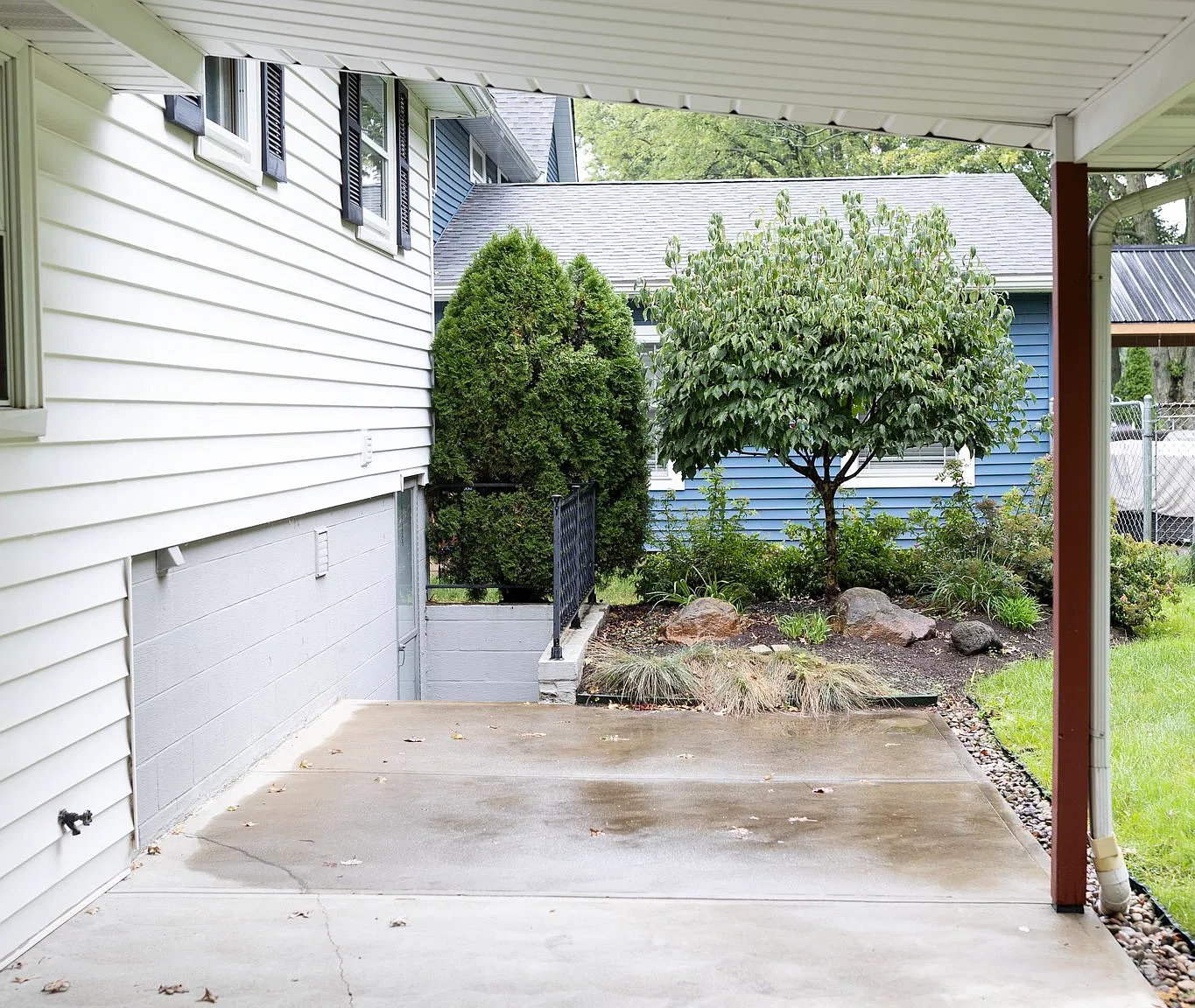 778 Crestline Ave — Photo 3