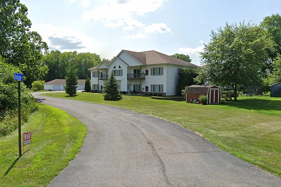805 Rockview Ln