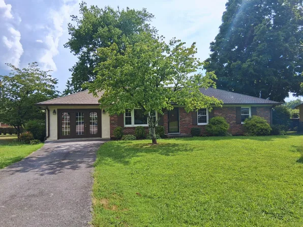 805 Fairlane Cir, Smithville, TN 37166