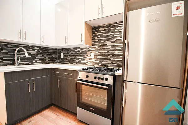 Rented by EXR | media 7