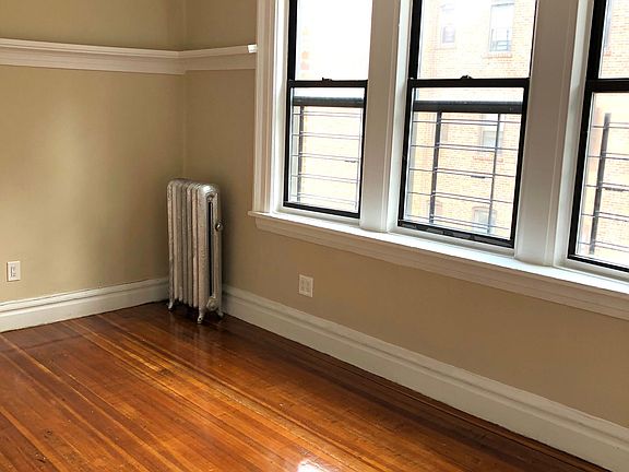 5th image of 20 Rollins St APT 3E